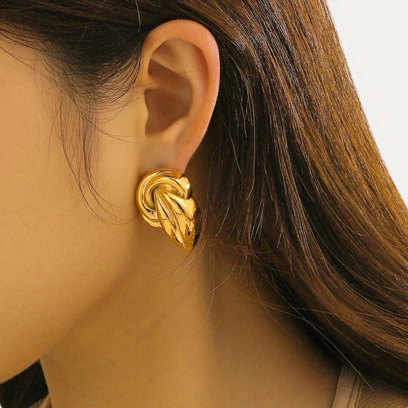 18K Gold Plated Statement Earrings*Genevieve Earrings*Old Money Earrings - Picture 4 of 8